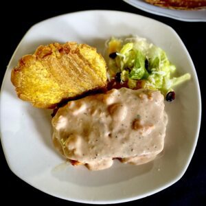 Salmón en crema de camarones